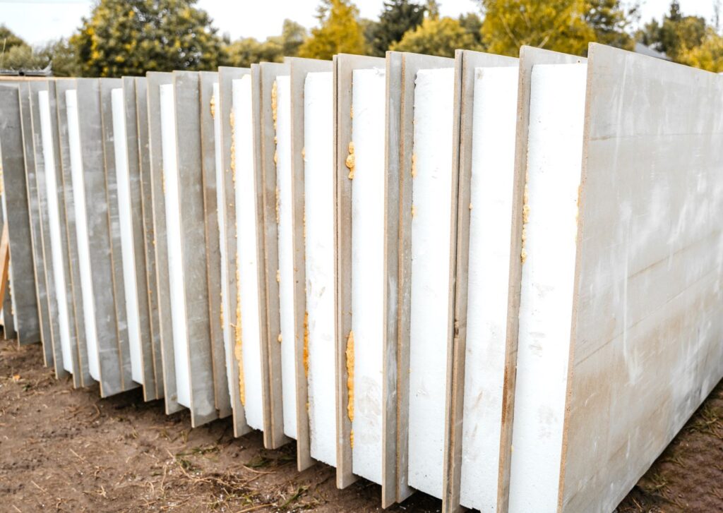 บริษัทผลิตผนัง precast